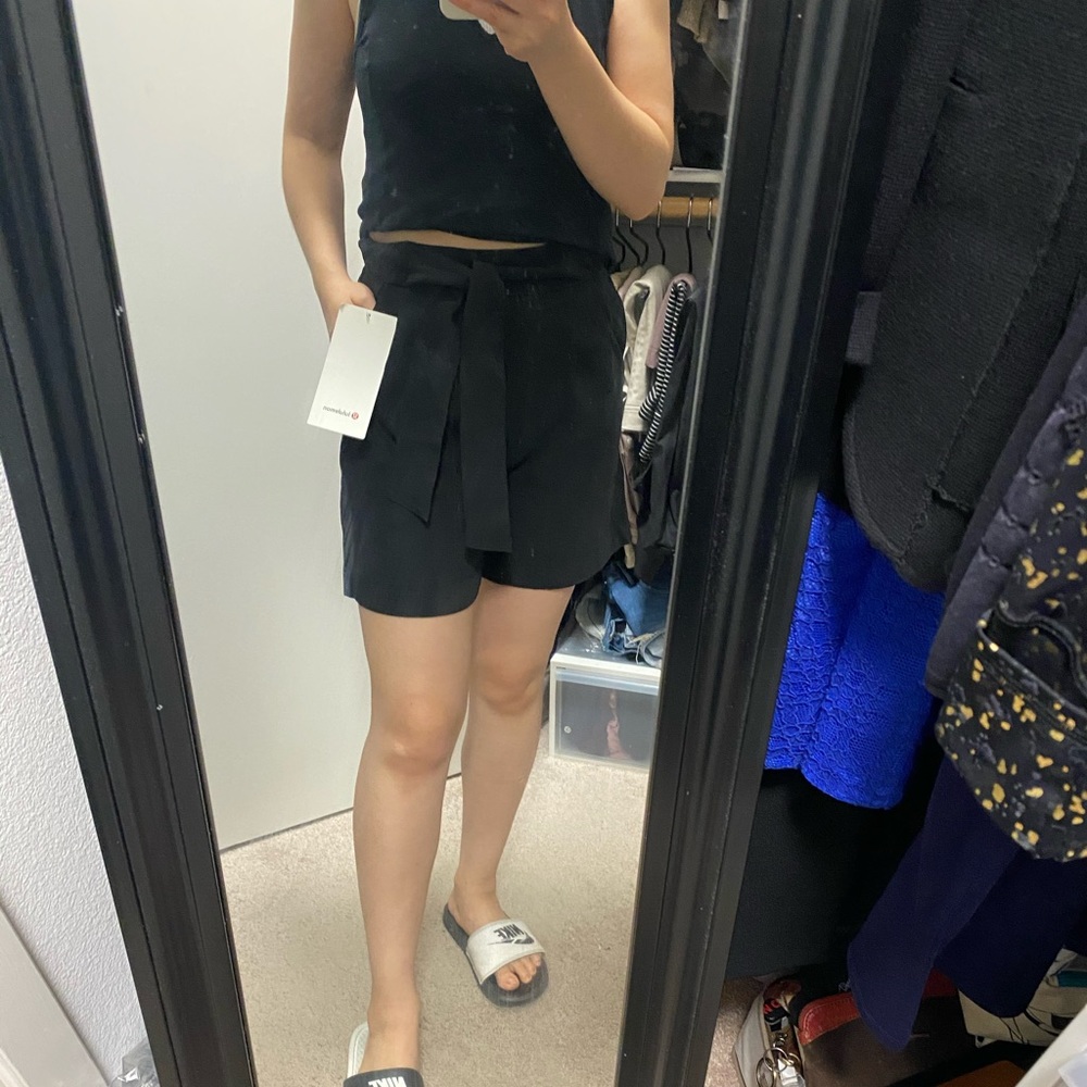 SOLD！lululemon NOIR SHORT 5.5" *size2
